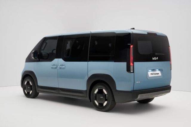 Kia reveals UK specification, line-up and entry pricing for PV5 Passenger